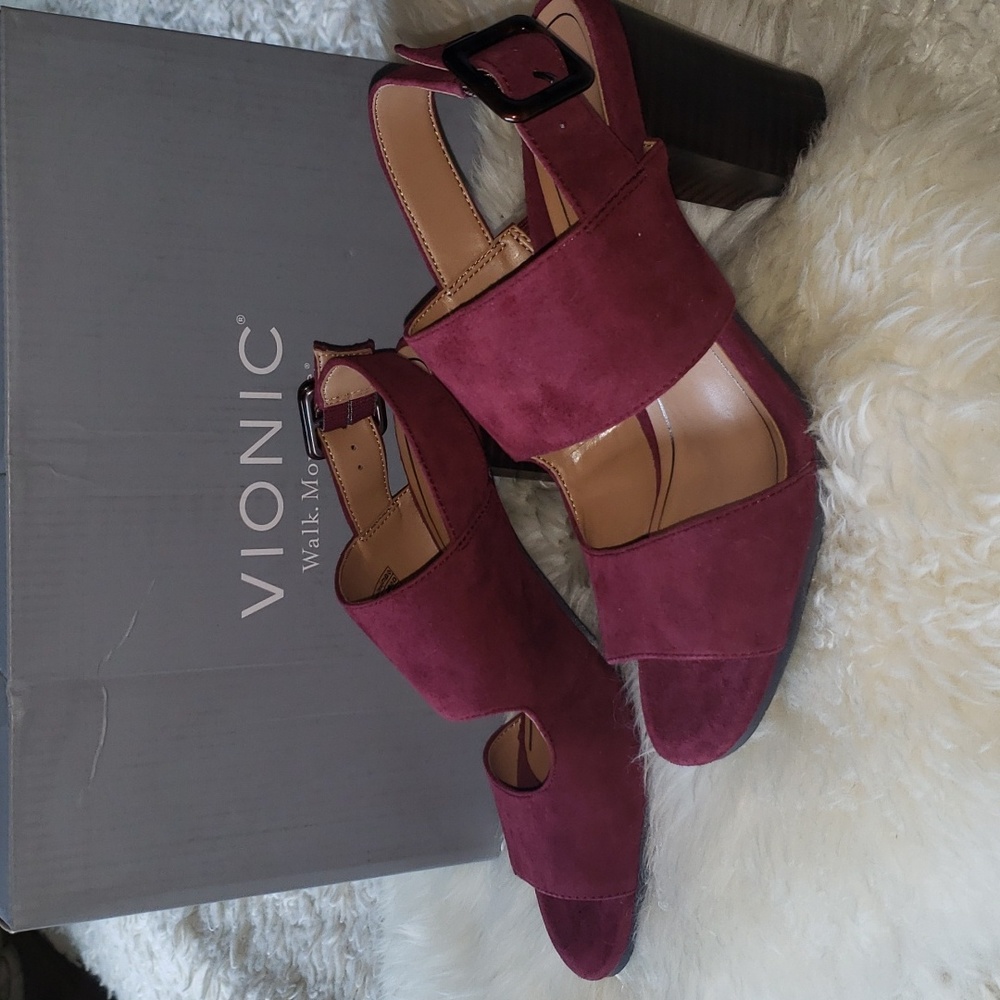 Vionic Bianca  Suede Sandal Tortoise Buckle Heel Wine 6 NWB